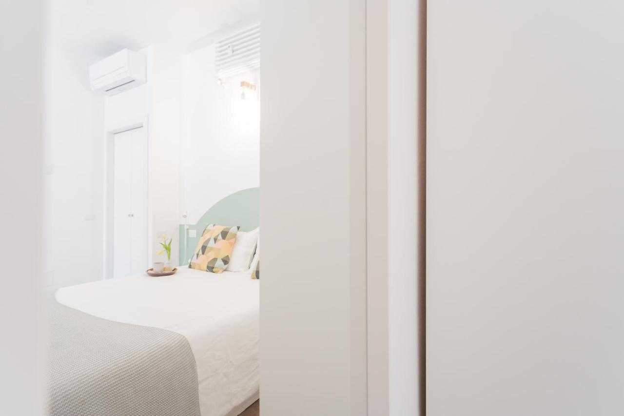 A Step From The Dome Apartment By Rent All Como Exterior photo