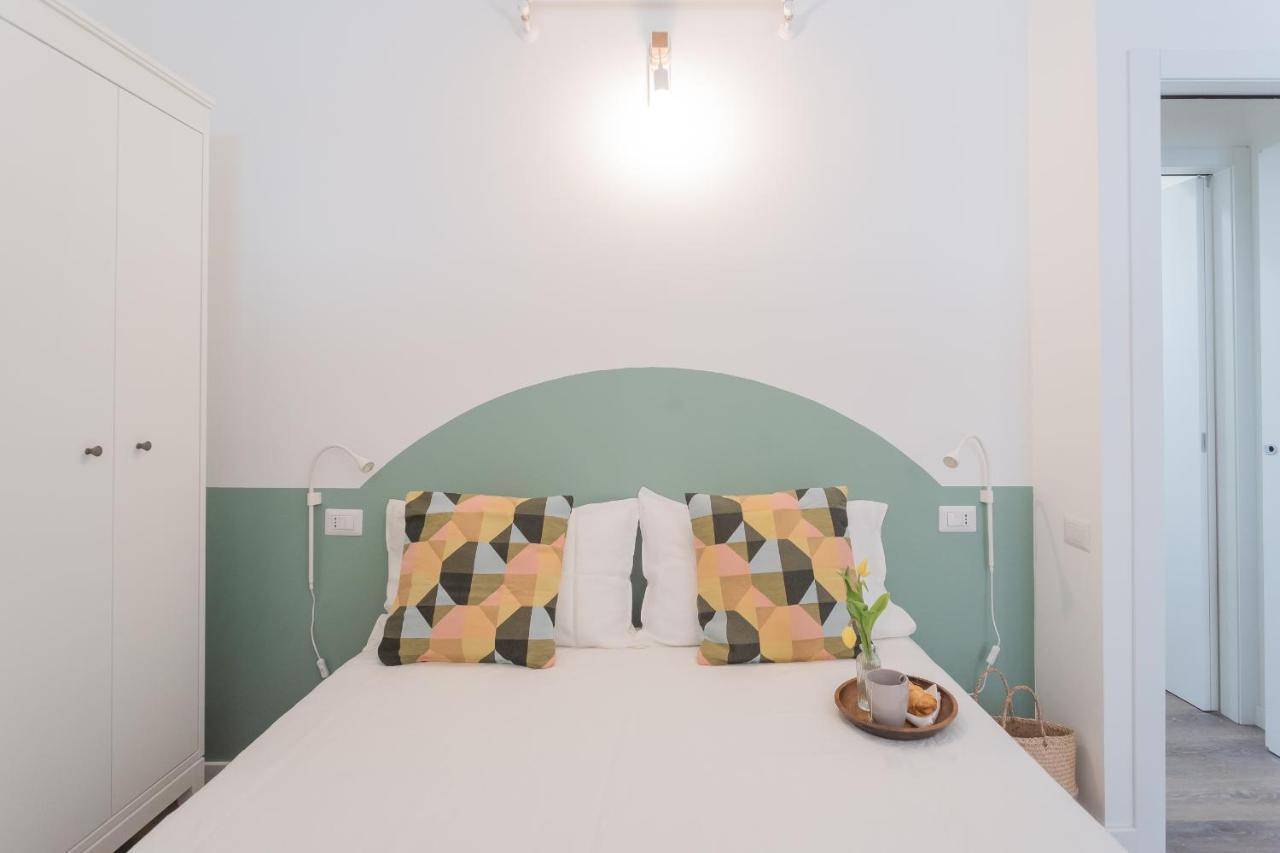 A Step From The Dome Apartment By Rent All Como Exterior photo