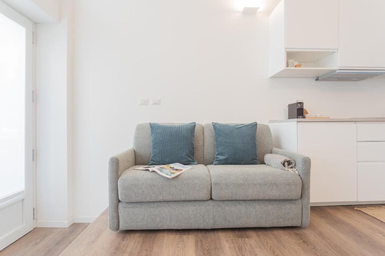 A Step From The Dome Apartment By Rent All Como Exterior photo