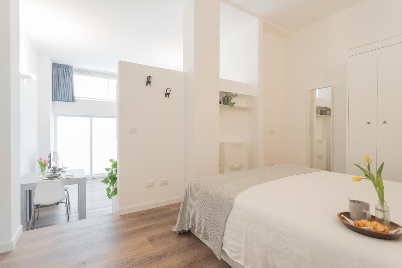 A Step From The Dome Apartment By Rent All Como Exterior photo