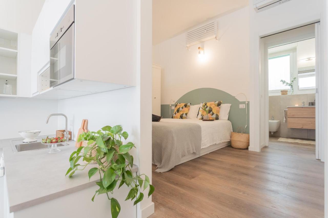 A Step From The Dome Apartment By Rent All Como Exterior photo
