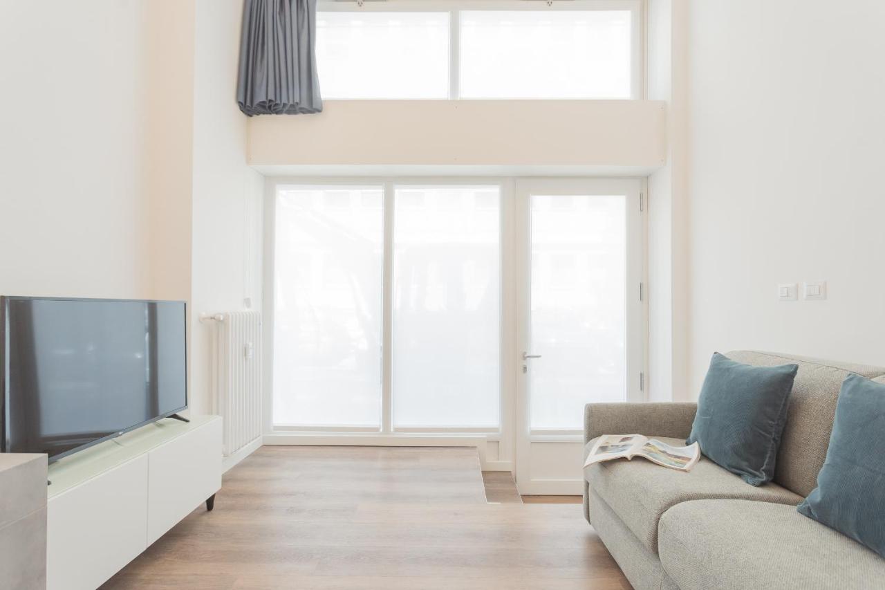 A Step From The Dome Apartment By Rent All Como Exterior photo