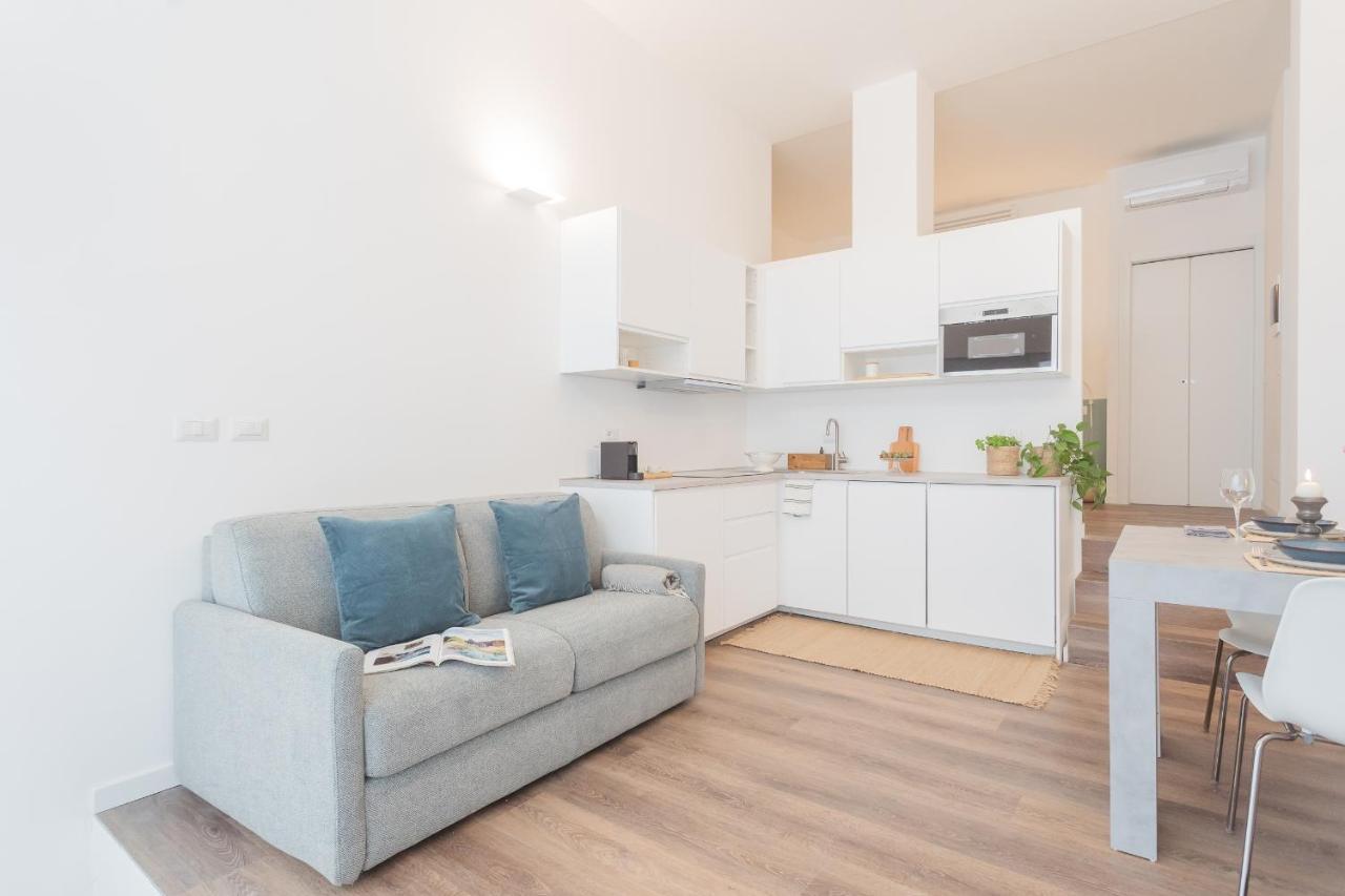 A Step From The Dome Apartment By Rent All Como Exterior photo