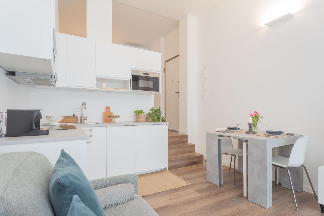 A Step From The Dome Apartment By Rent All Como Exterior photo